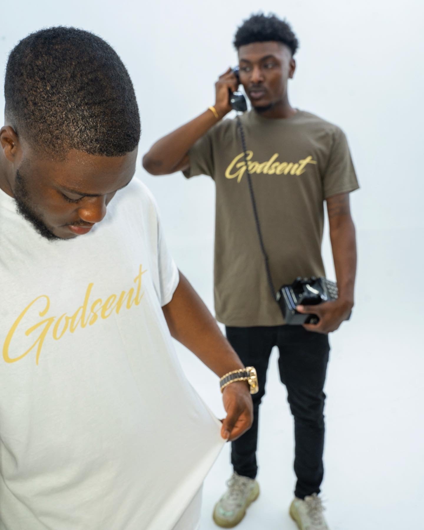 SCRIPT TEE